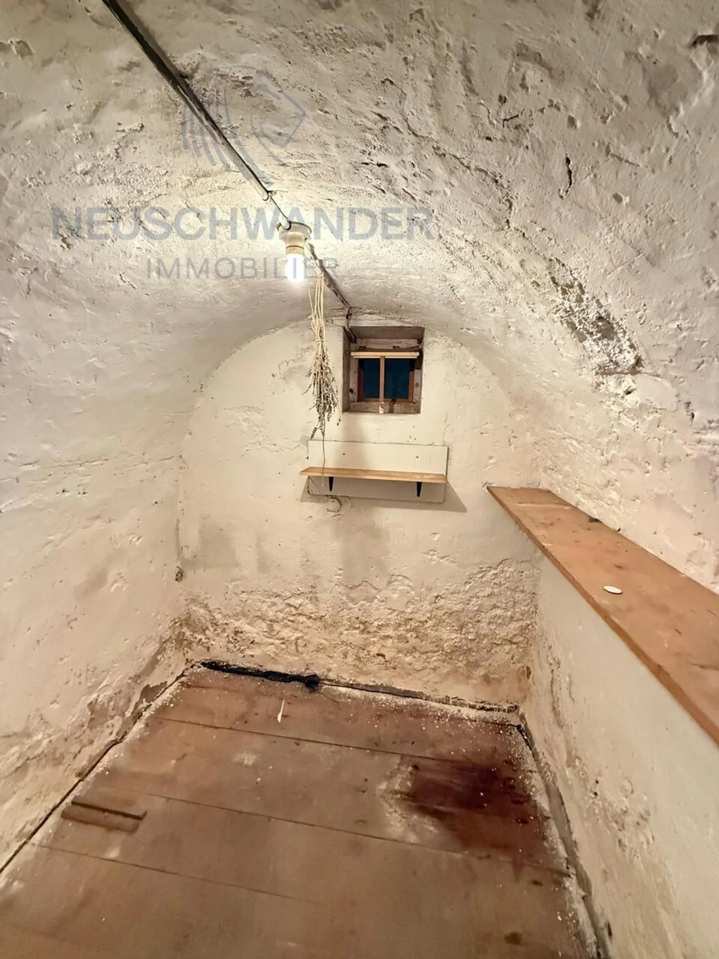 Gebäude mit hohem Renovierungspotenzial und ideal gelegen - Foto 24 von 28