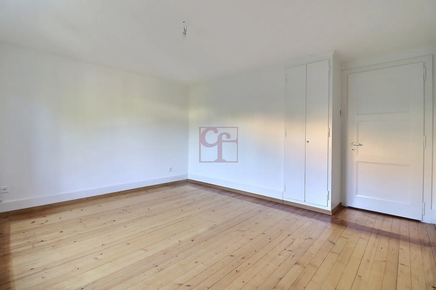 Grand 2.5 pc. (env. 75 m2) avec magnifique jardin arborisé  - Photo 8 of 16