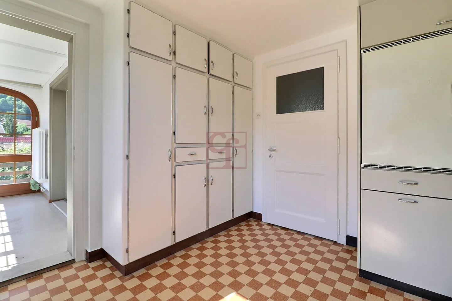 Grand 2.5 pc. (env. 75 m2) avec magnifique jardin arborisé  - Photo 9 of 16