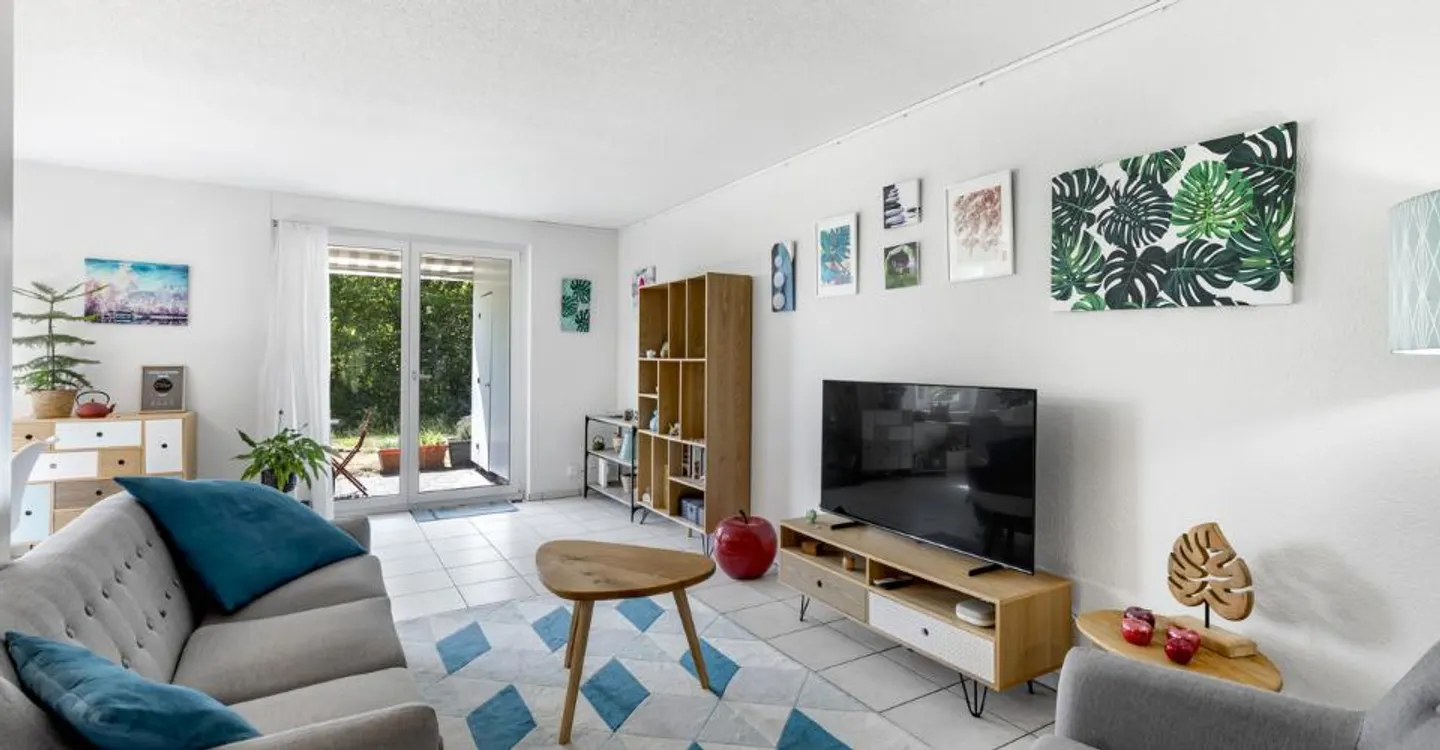 Appartement Charmant avec Espaces Extérieurs - Photo 7 sur 13