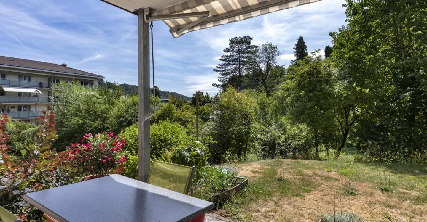 Appartement Charmant avec Espaces Extérieurs - Photo 8 sur 13