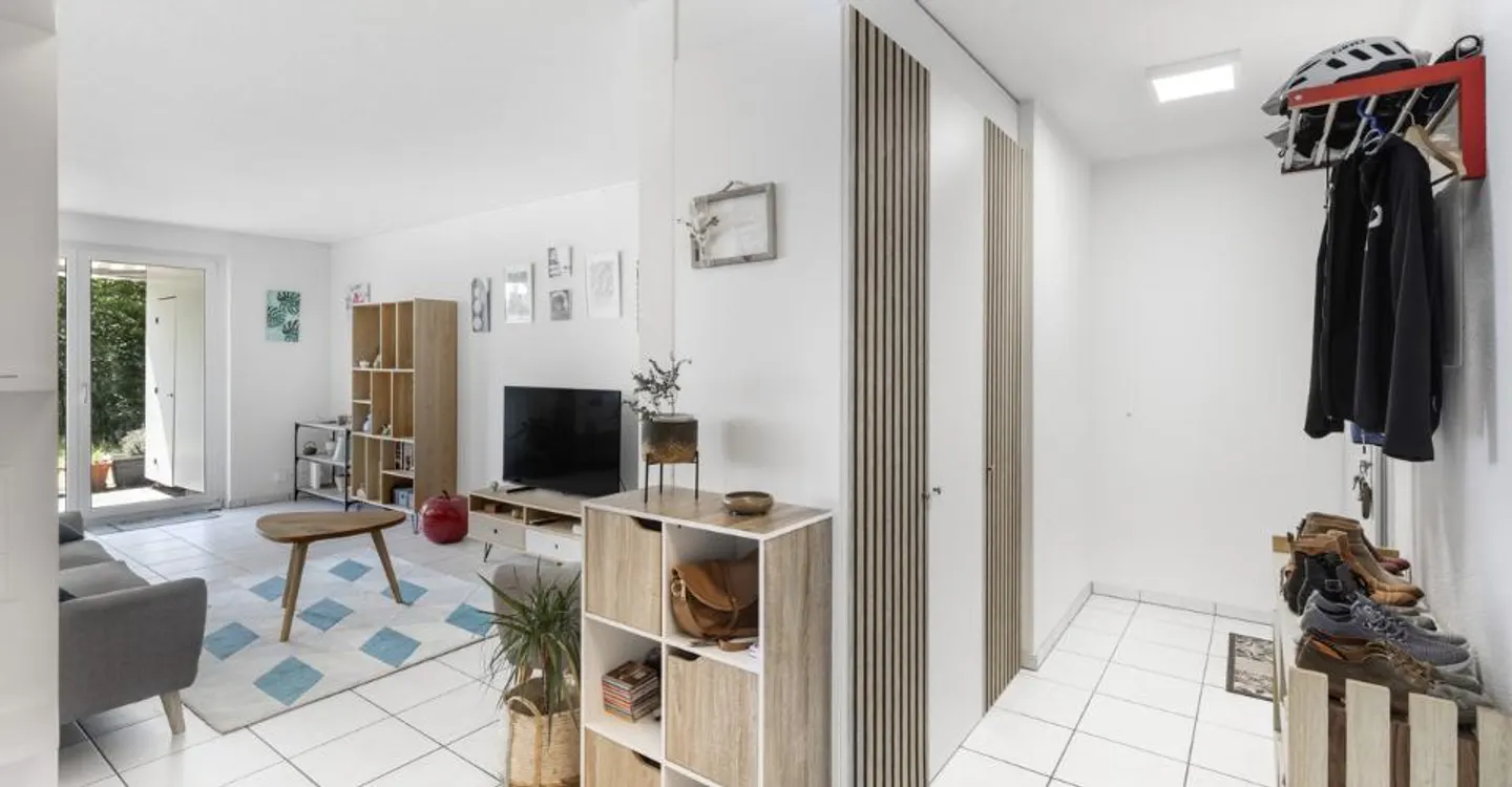 Appartement Charmant avec Espaces Extérieurs - Photo 12 sur 13
