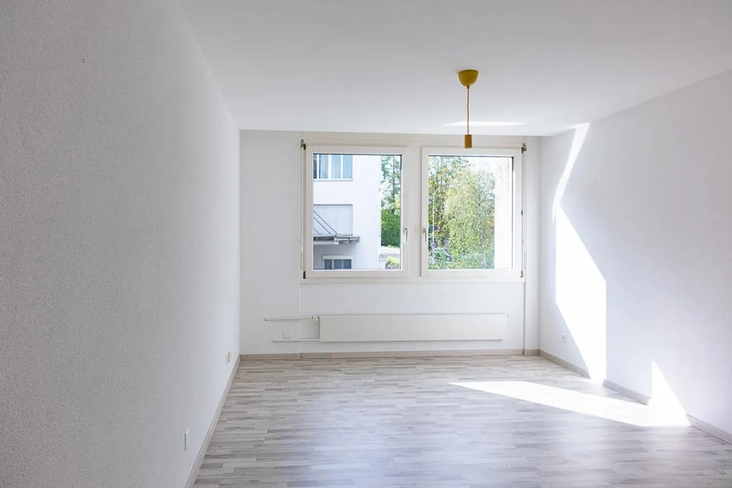 Ampio appartamento nella zona est della città - Foto 4 di 10