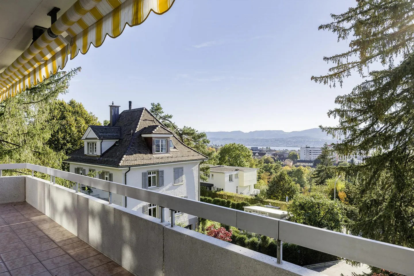 Ampio appartamento di 5,5 stanze con vista fantastica! - Foto 1 di 9