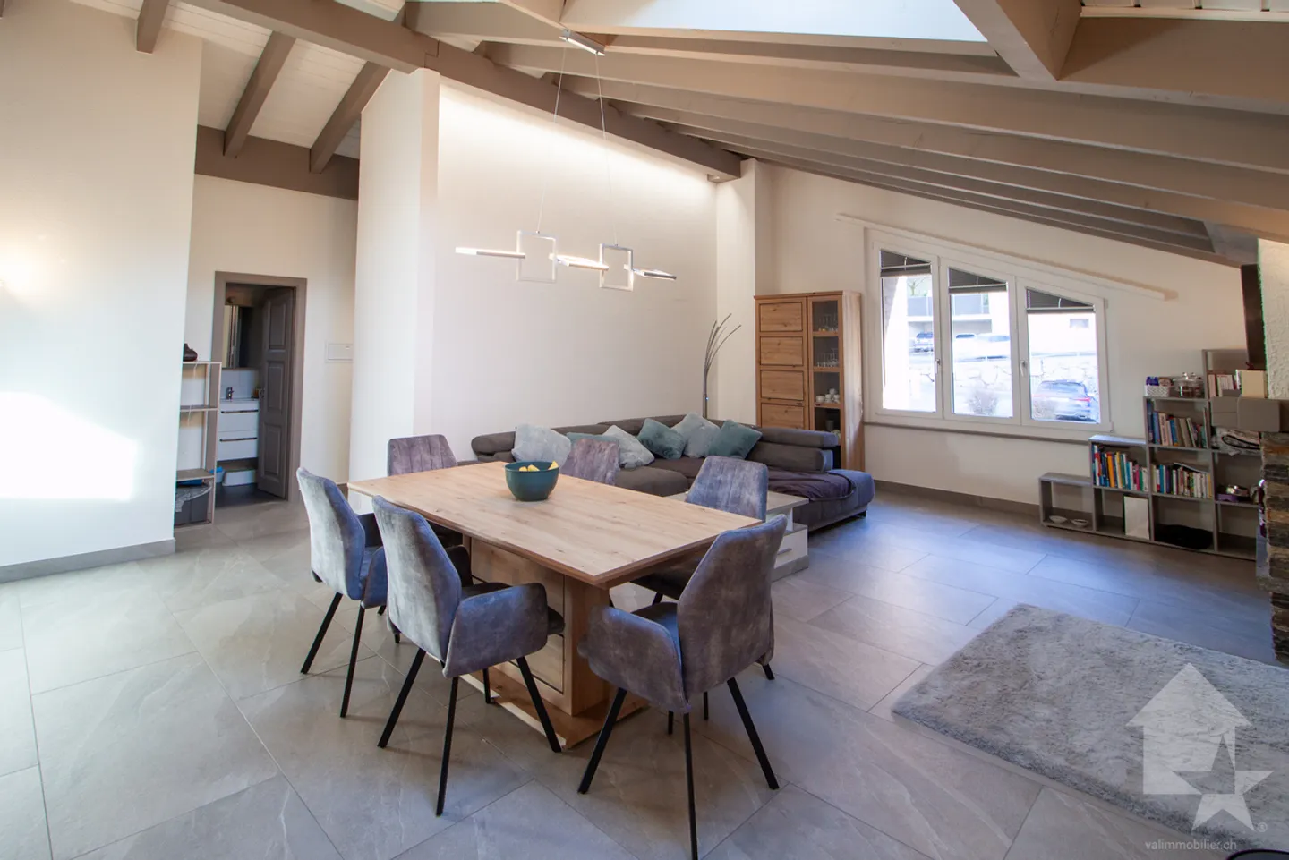 Stunning 4.5-room apartment of 115 m2 on the top floor - Photo 3 of 13