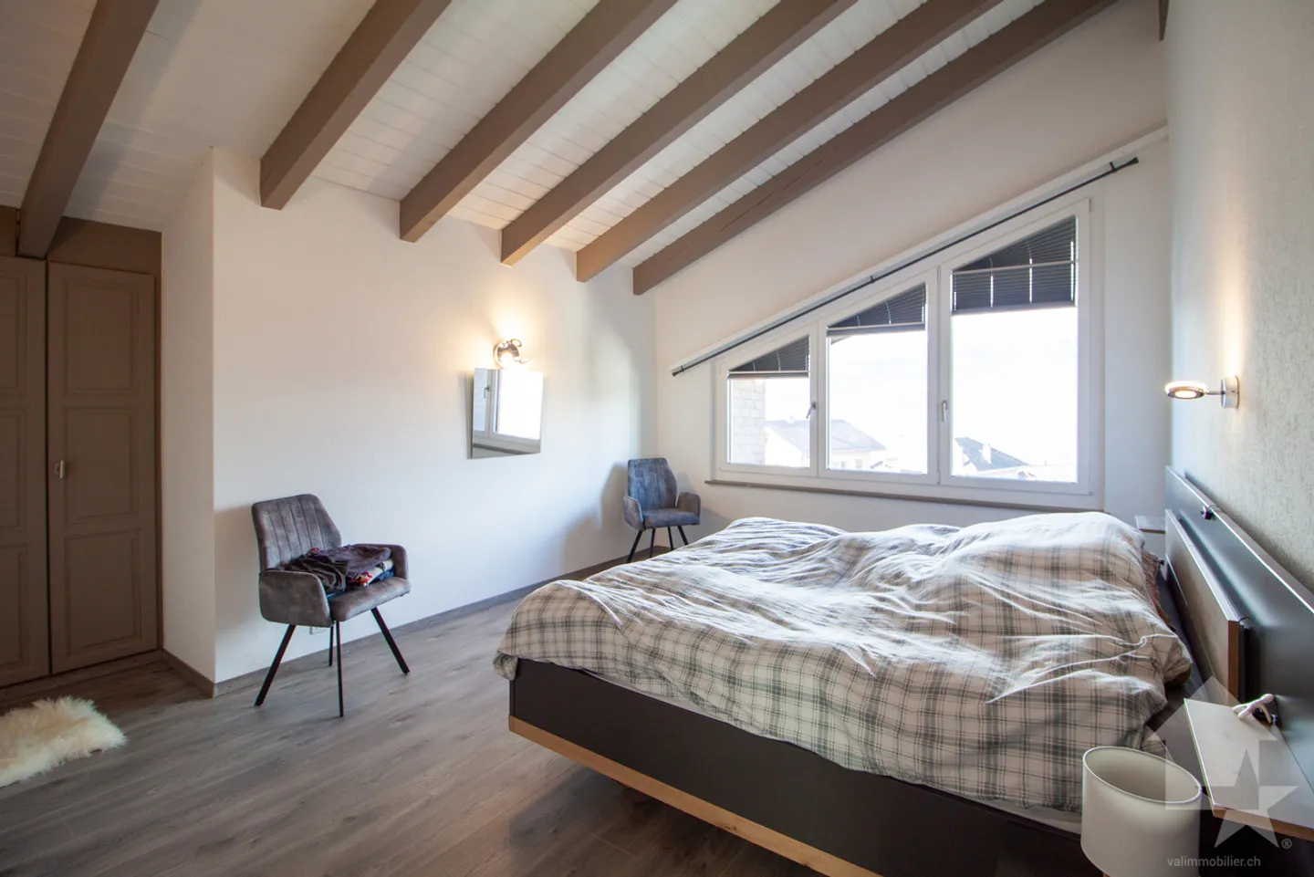 Stunning 4.5-room apartment of 115 m2 on the top floor - Photo 4 of 13