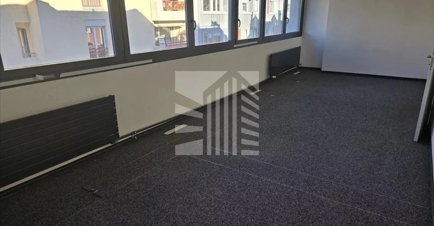 Office space for rent - Photo 4 of 10