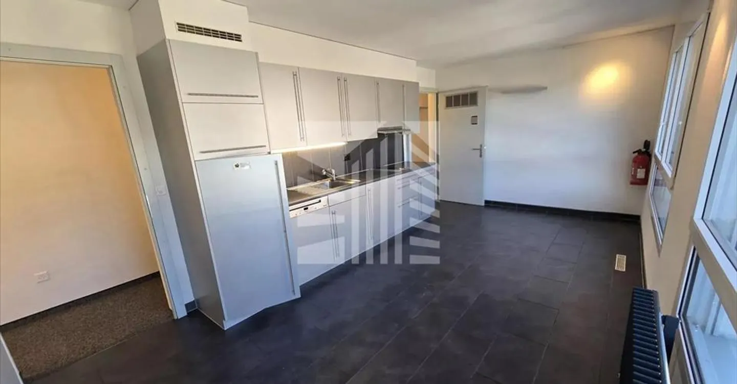 Office space for rent - Photo 6 of 10