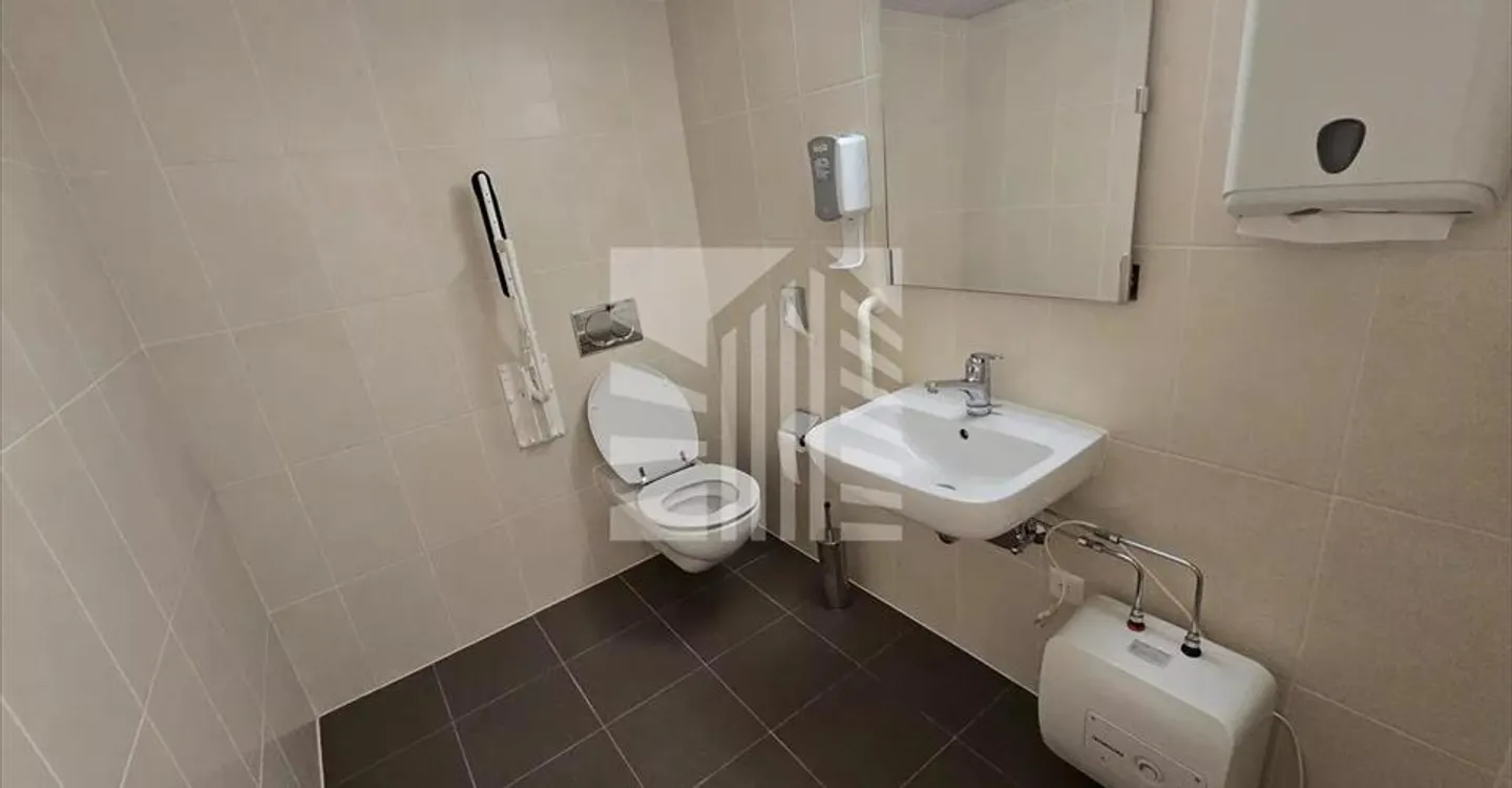 Office space for rent - Photo 10 of 10