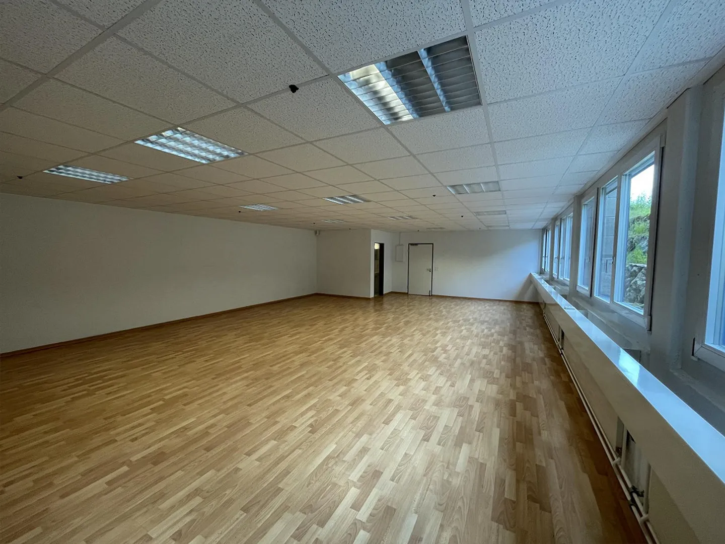 89m2 Büro / Atelier / Werkstatt mit guter Verkehrsanbindung - Foto 3 von 5