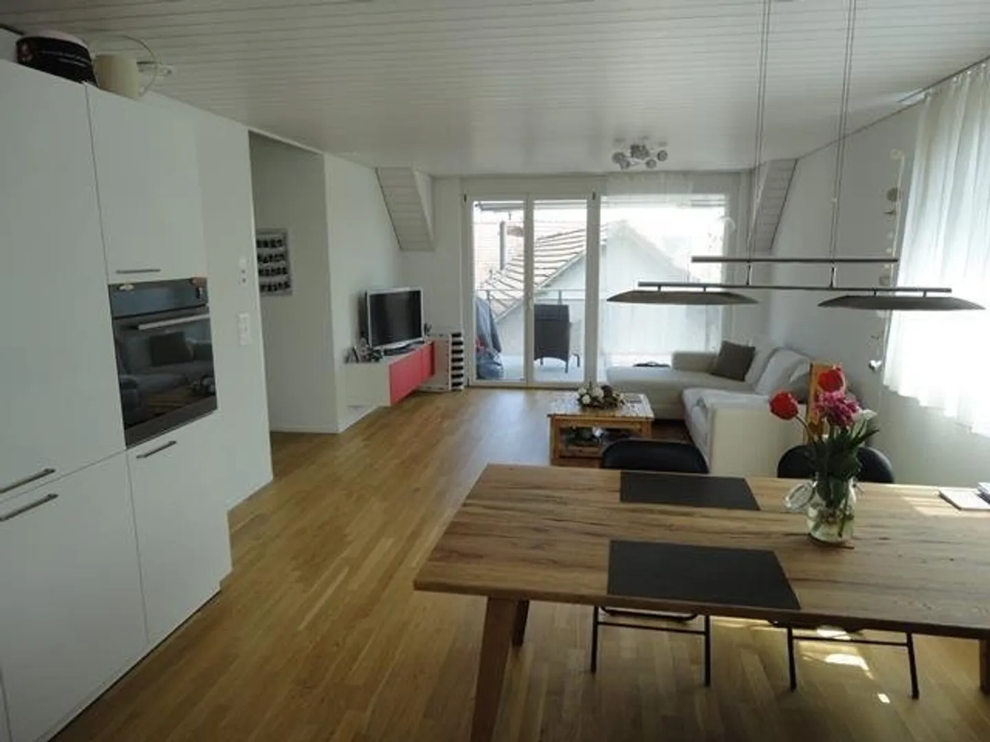 Modern Maisonette Apartment in a Well-Maintained Residential Area - Photo 2 of 11