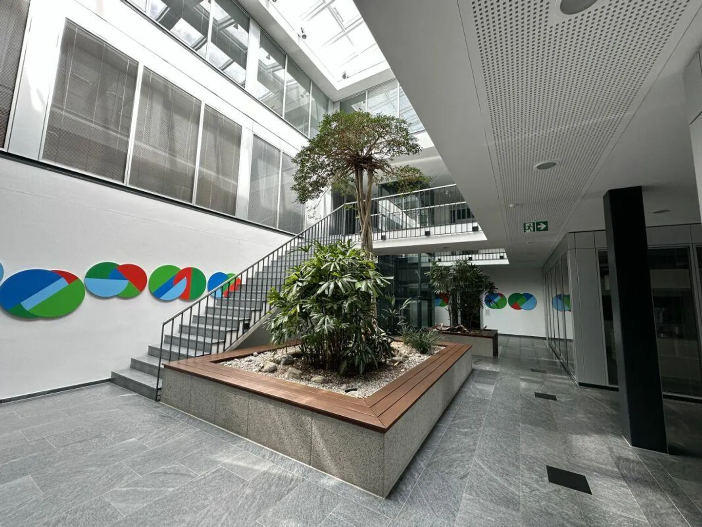 Ufficio e spazio commerciale nel Platinum rappresentativo - Foto 5 di 13