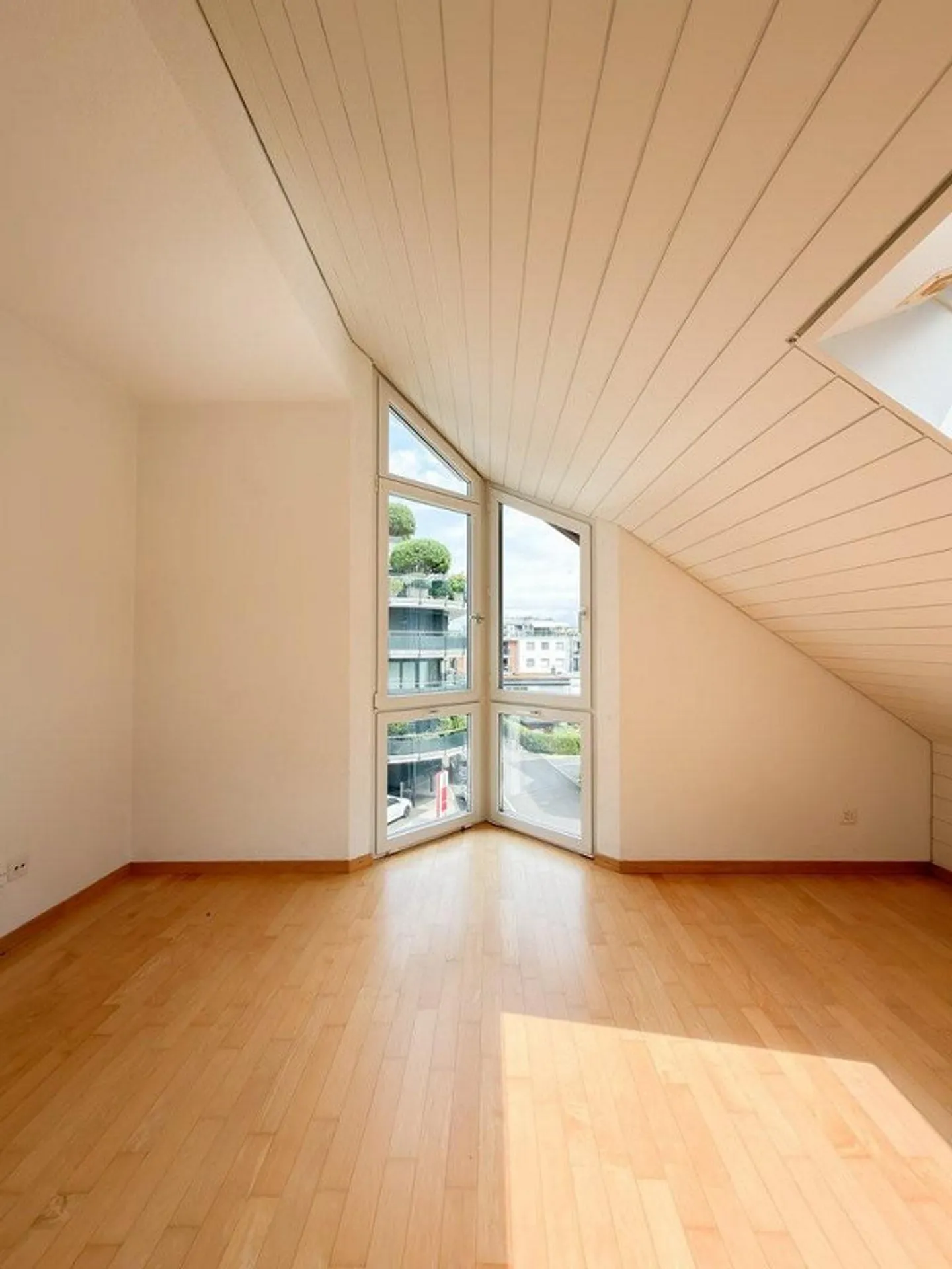 Appartement sous les toits charmant - Photo 5 sur 12