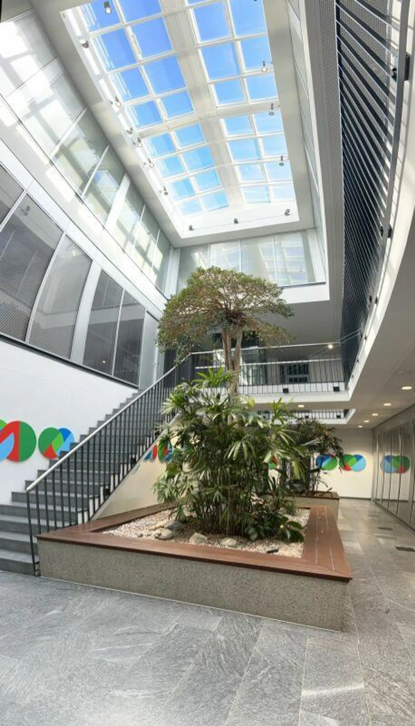 Ufficio e spazio commerciale nel Platinum rappresentativo - Foto 11 di 13