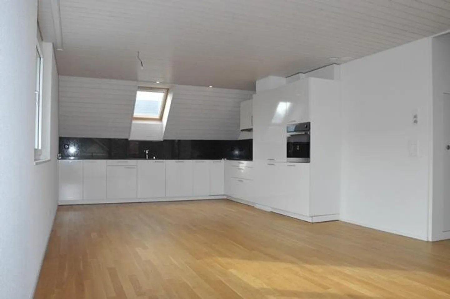 Modern Maisonette Apartment in a Well-Maintained Residential Area - Photo 7 of 11