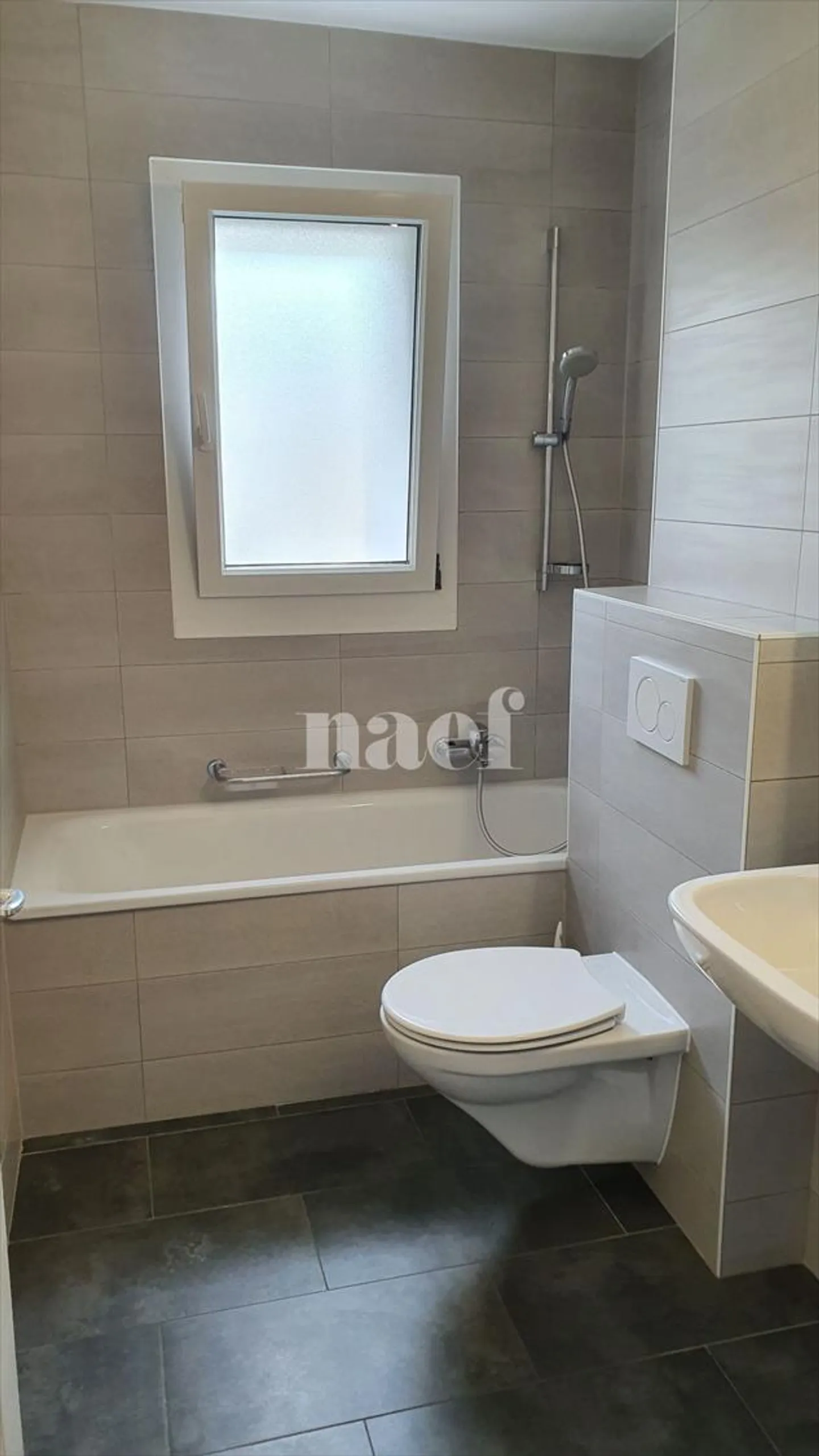 A Peseux, vicino ai servizi e alle scuole, ma lontano dalla strada e in una zona tranquilla - Foto 5 di 6