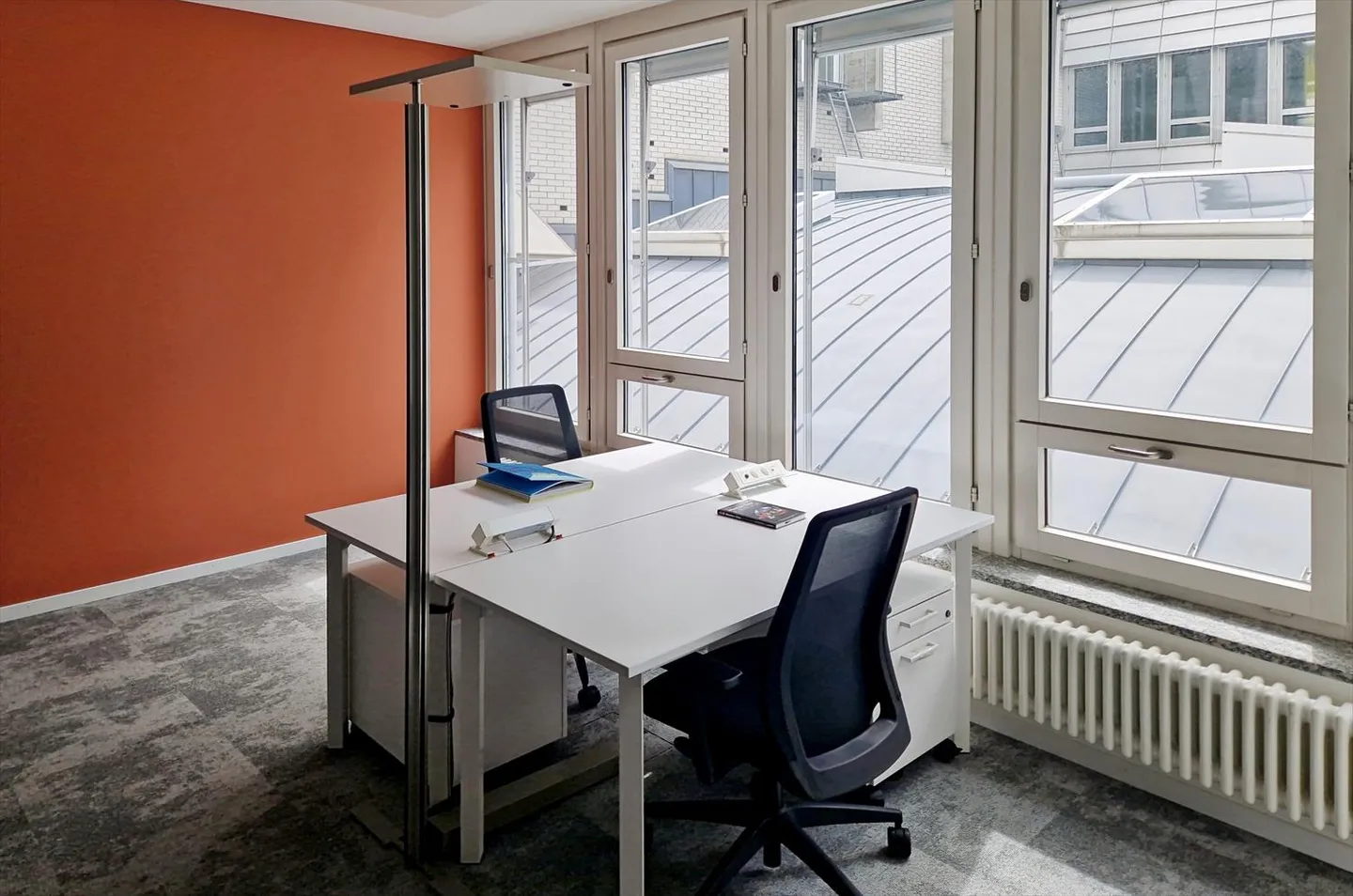 Bureaux sur mesure, de rêve pour 2 personnes dans Spaces Z.ONE - Photo 3 sur 11