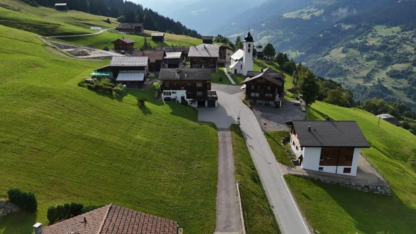 Mountain Village with 4 Houses - Photo 6 of 7