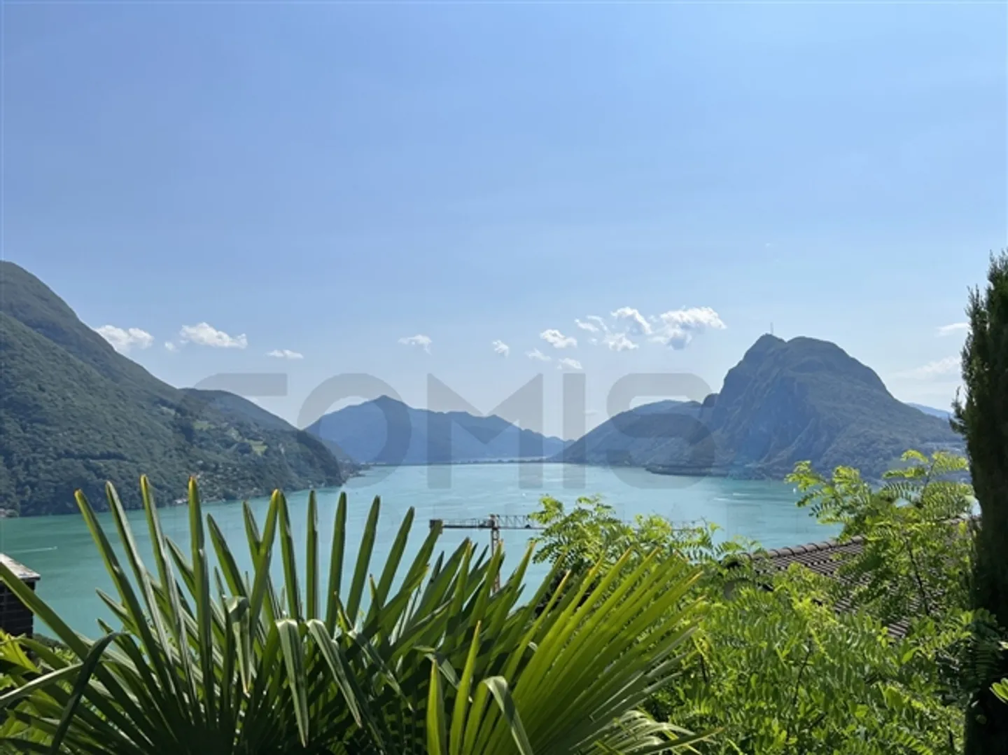 «CRACKER
Wunderschön renoviertes 4,5-Zimmer-Penthouse
Blick auf den See» - Foto 1 von 2