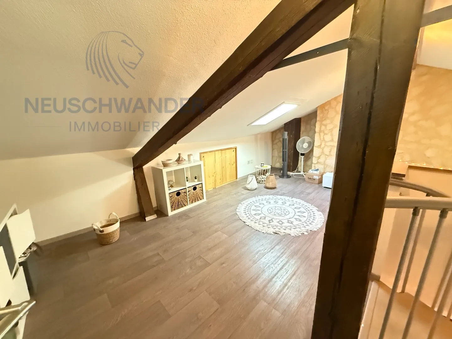 Invest in the heart of the city for this lot of two rented apartments - Photo 8 of 19