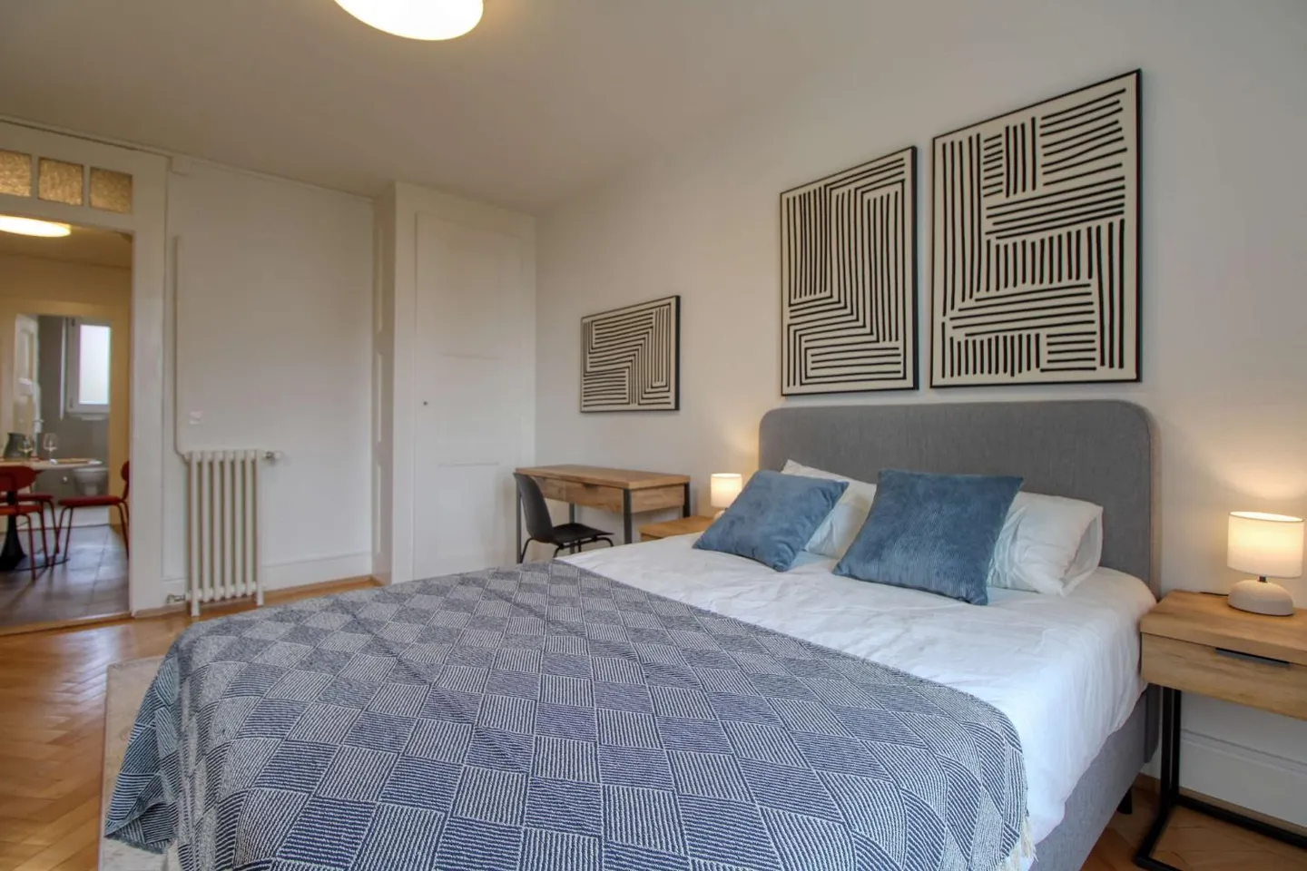 Room 1 - Photo 5 of 17