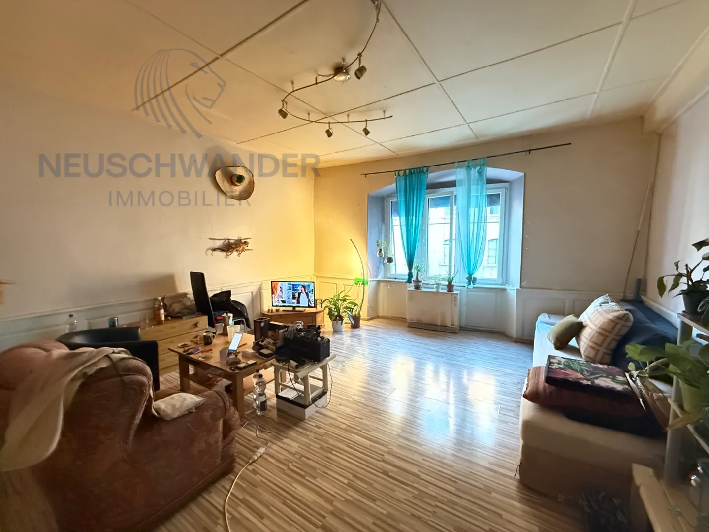 Invest in the heart of the city for this lot of two rented apartments - Photo 14 of 19
