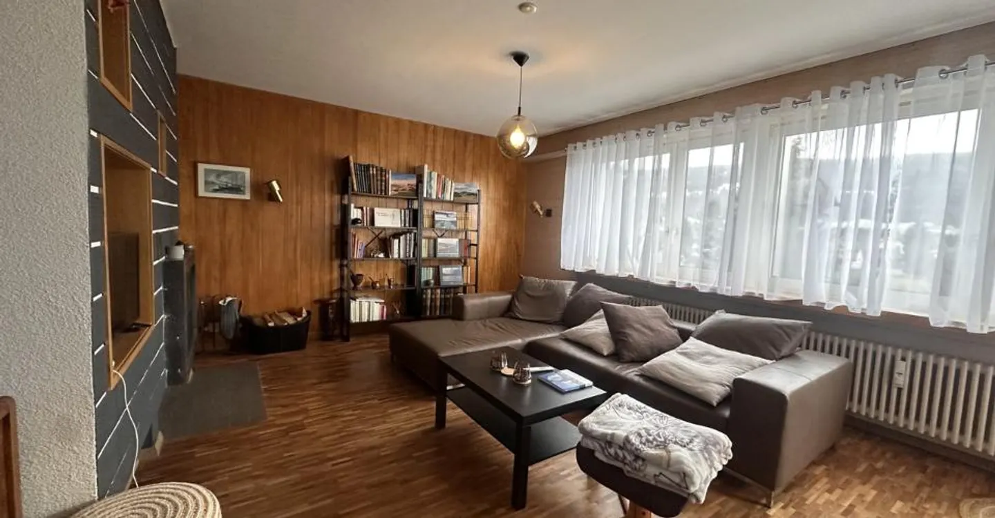 Charming Apartment - Photo 1 of 12