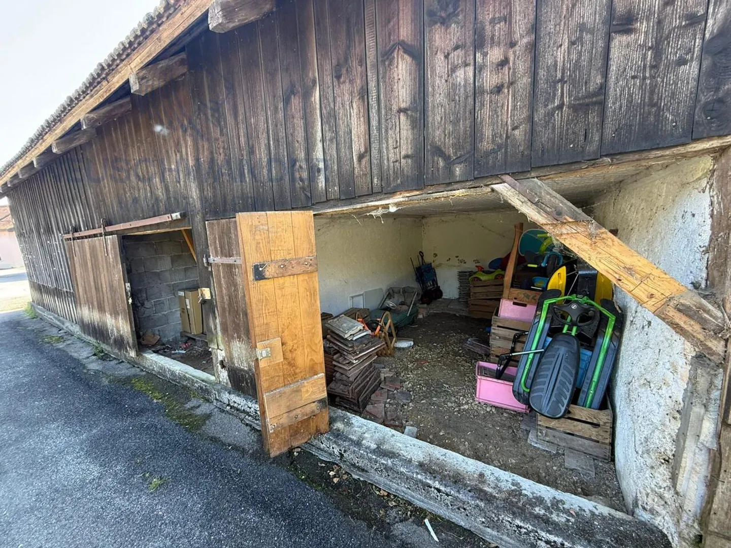 Gebäude mit hohem Renovierungspotenzial und ideal gelegen - Foto 25 von 28