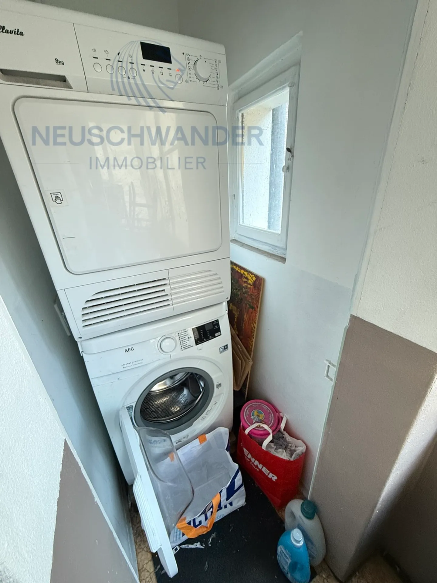 Invest in the heart of the city for this lot of two rented apartments - Photo 18 of 19