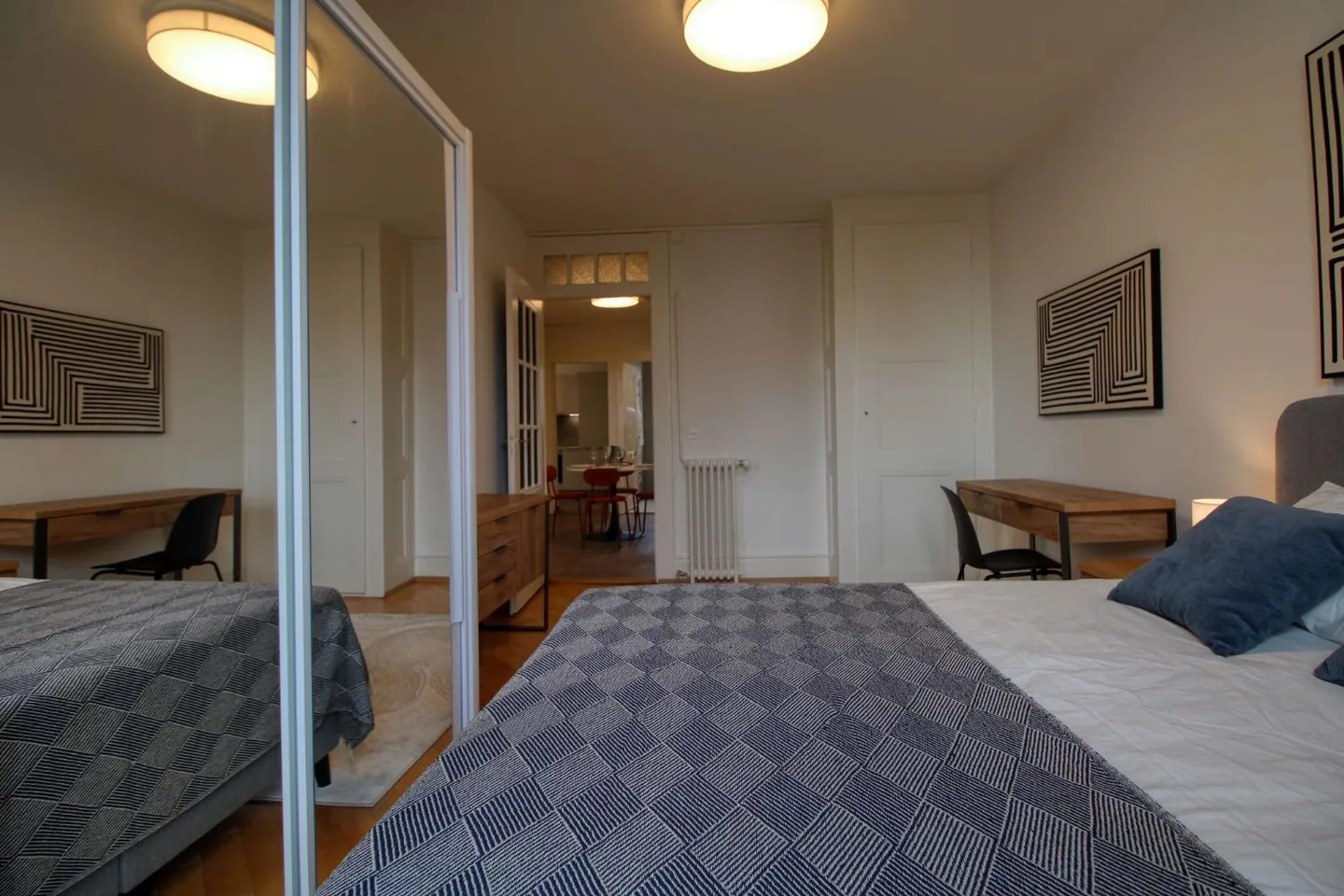 Room 1 - Photo 8 of 17
