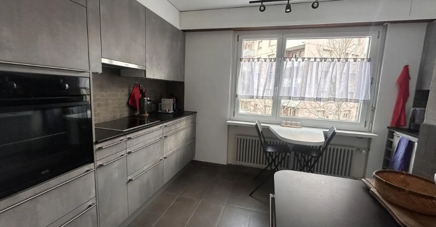 Charming Apartment - Photo 5 of 12
