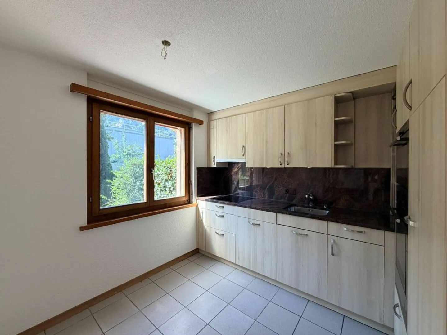 Solid 3.5-room apartment with beautiful terrace and EHP in Interlaken - Photo 8 of 19