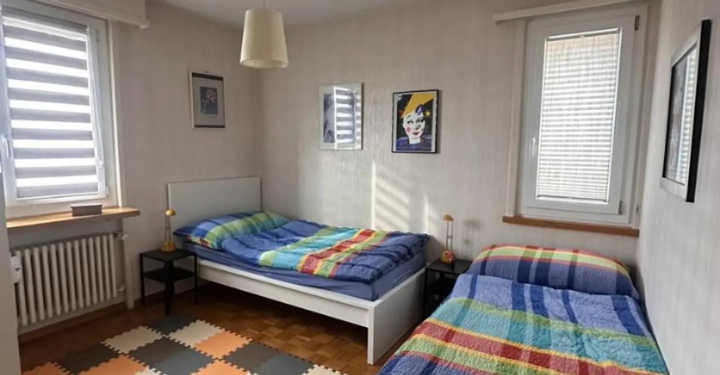Charming Apartment - Photo 11 of 12