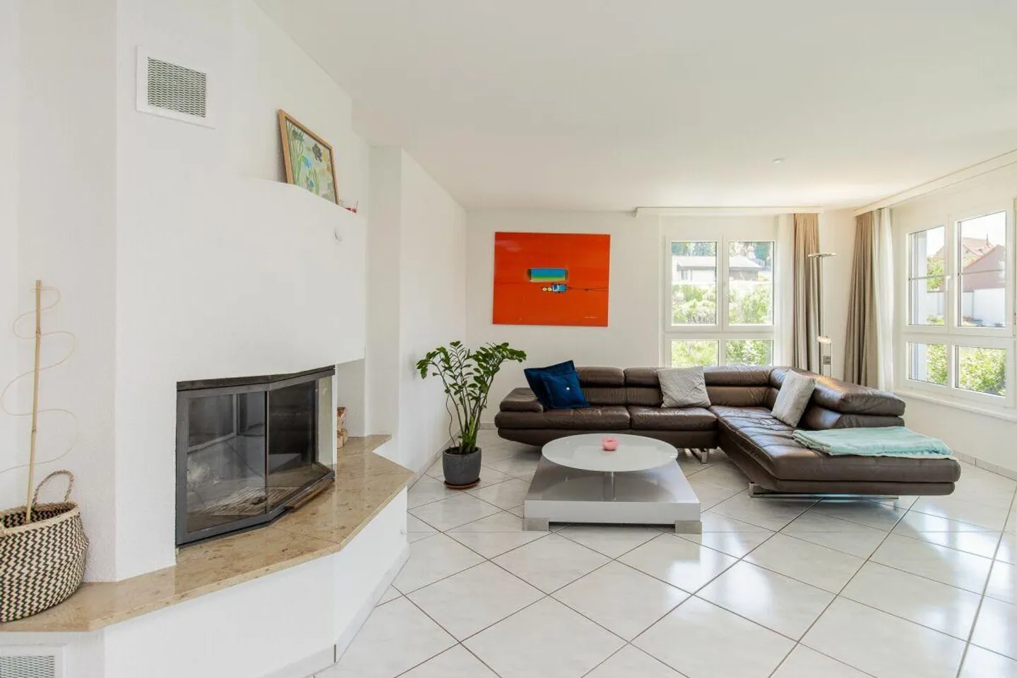 Light-Filled 4.5-Room Apartment - Photo 2 of 11