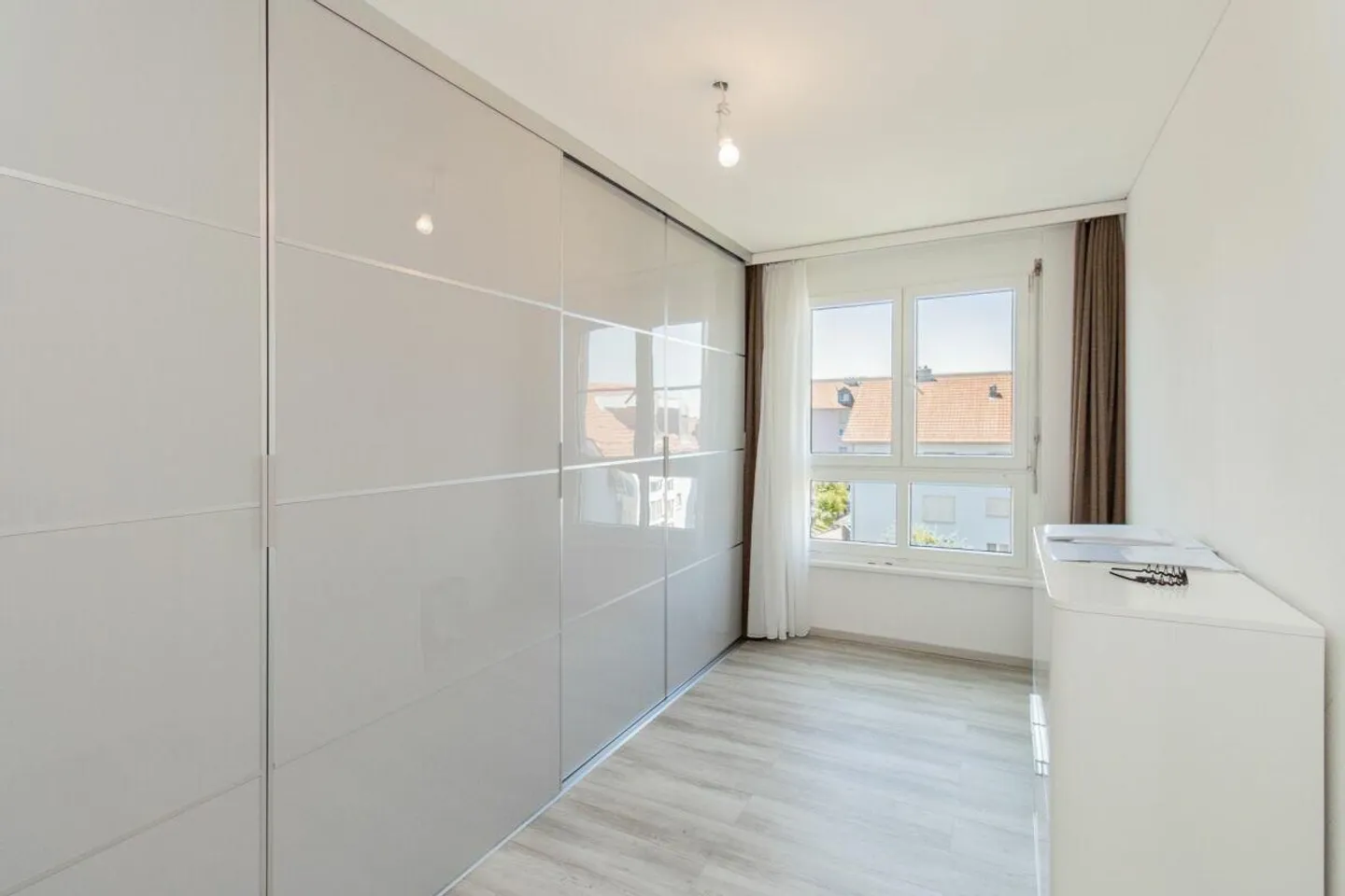 Light-Filled 4.5-Room Apartment - Photo 7 of 11