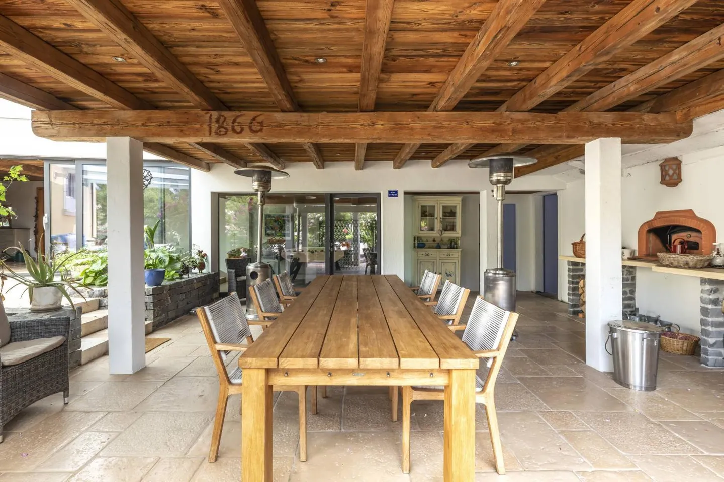Beautiful village house with 3 apartments, terrace and garden - Photo 10 of 13