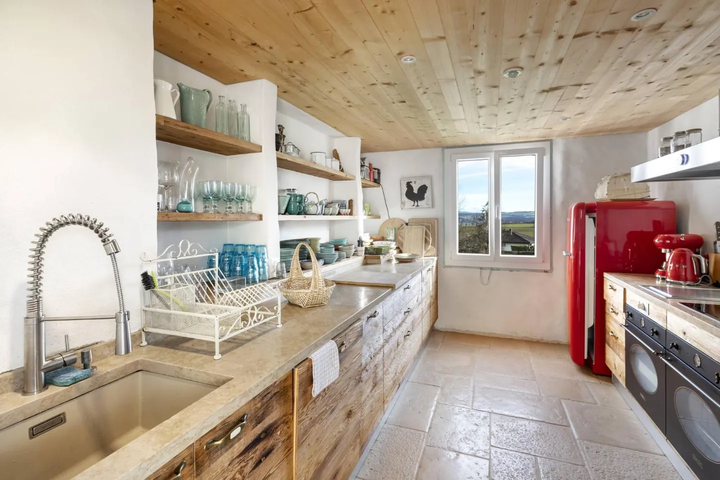 Beautiful village house with 3 apartments, terrace and garden - Photo 11 of 13