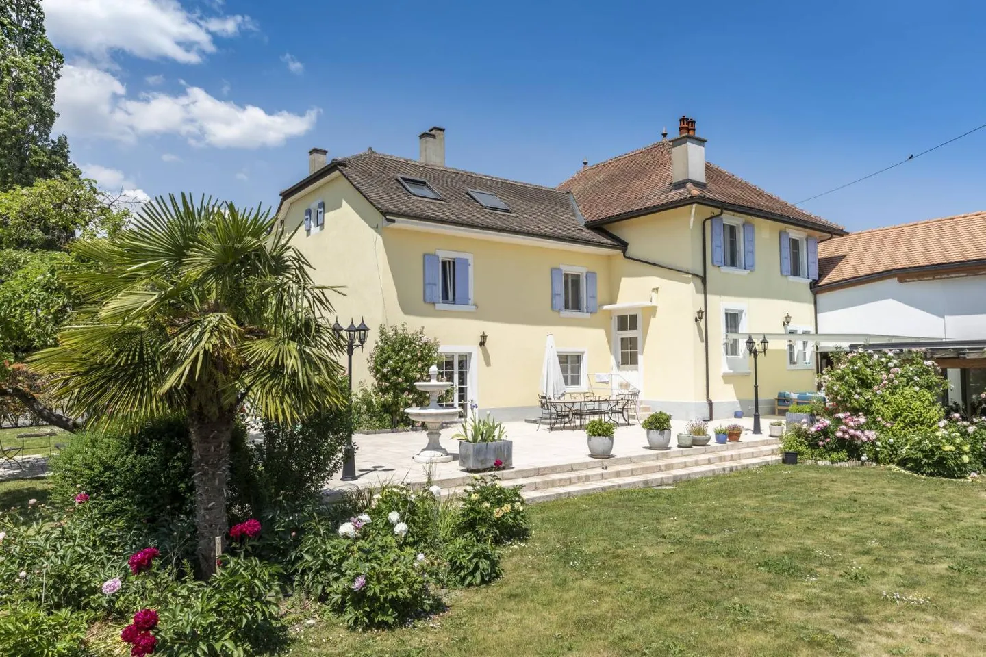Beautiful village house with 3 apartments, terrace and garden - Photo 1 of 13