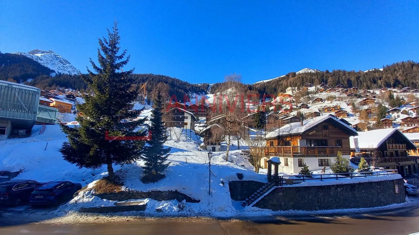 Beautiful 3.5-room apartment, furnished, with mountain view and dream location - Photo 2 of 13