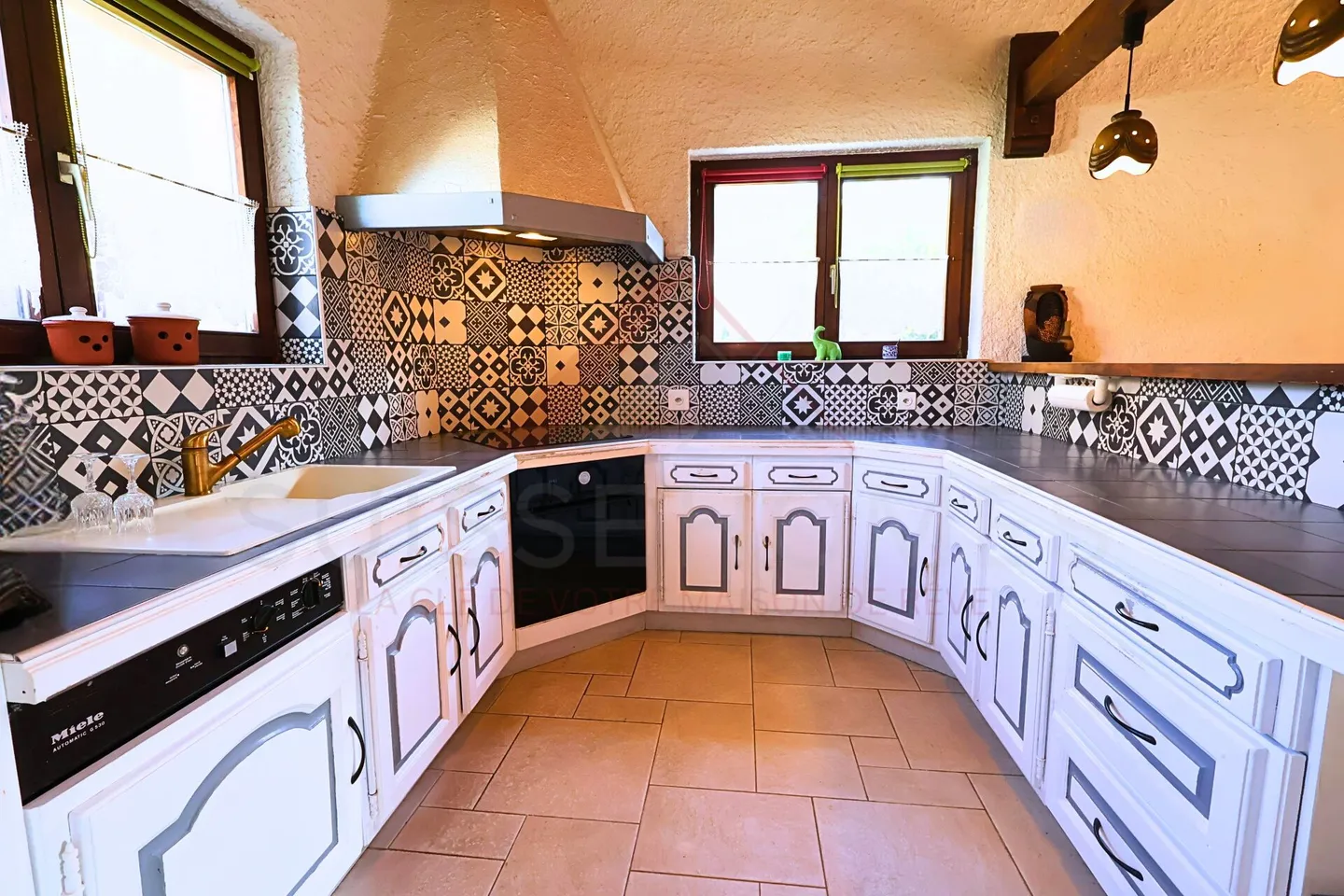 A way of life in Porrentruy - exceptional villa with pool, independence and garden - Photo 5 of 23