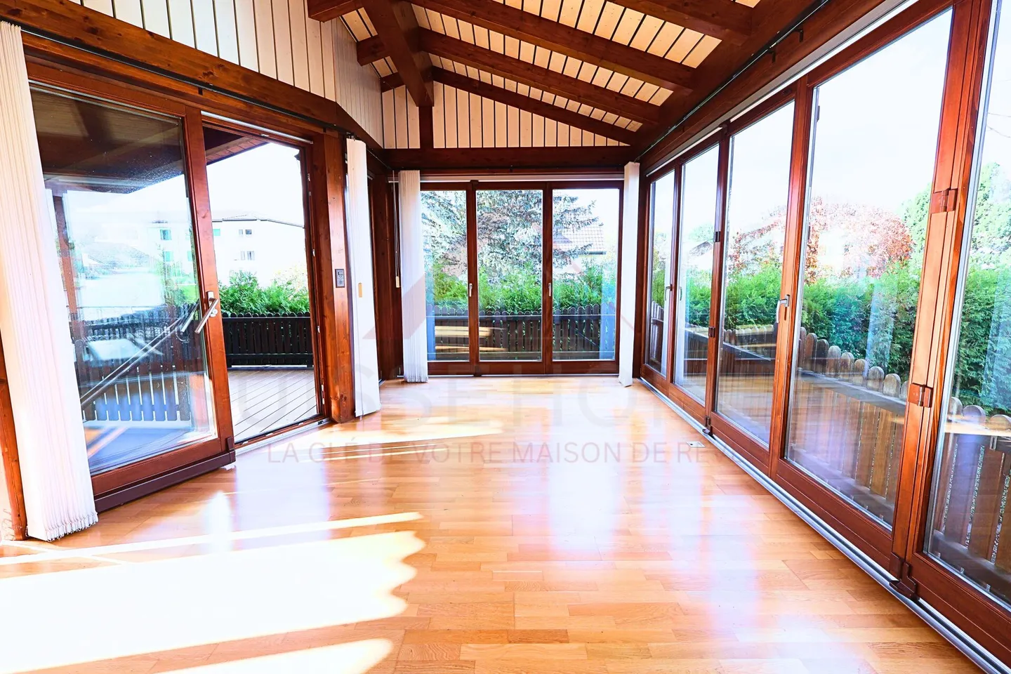 A way of life in Porrentruy - exceptional villa with pool, independence and garden - Photo 12 of 23