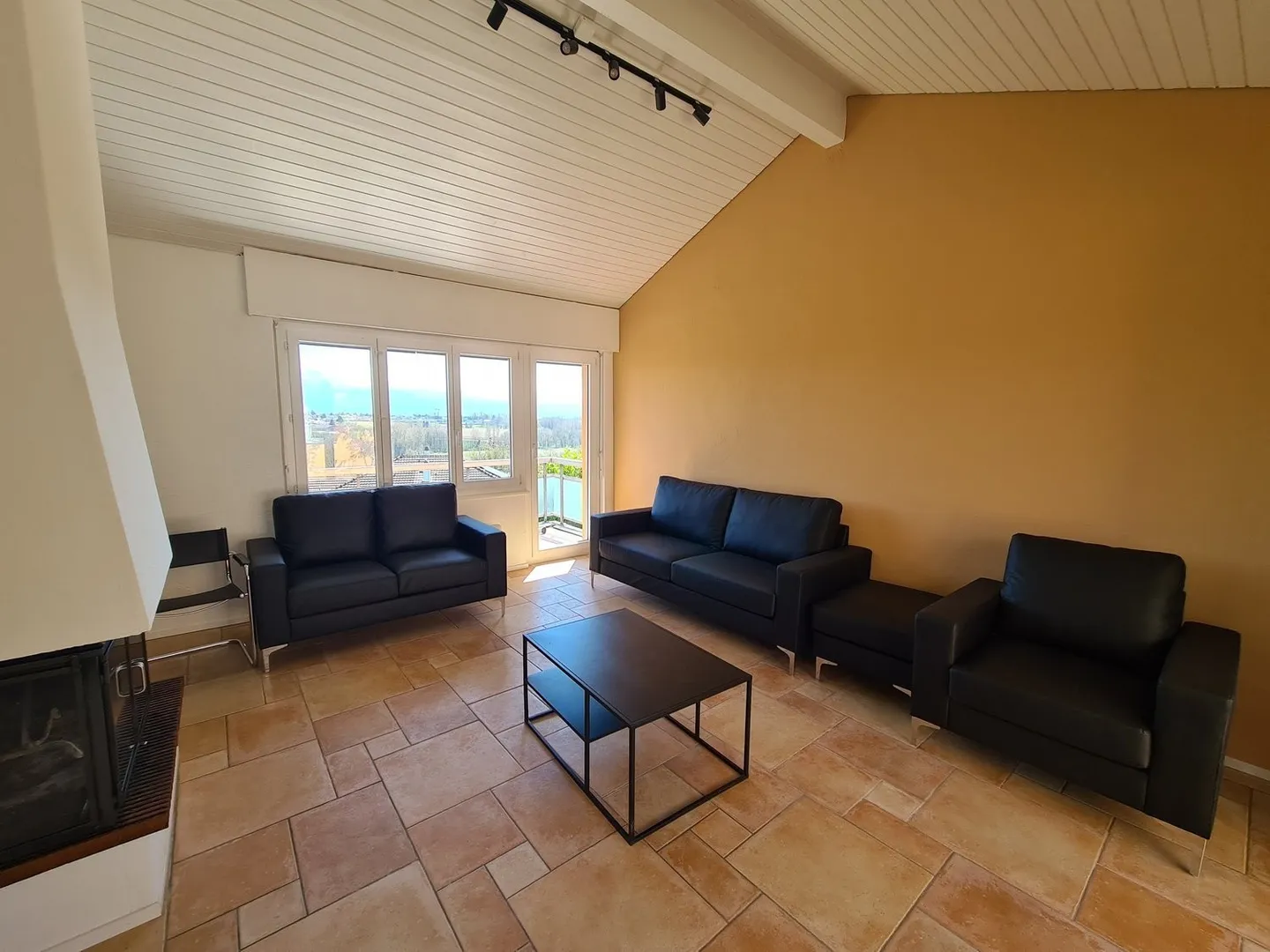 Co-living with Large Spaces (indoor and outdoor) - Photo 2 of 6