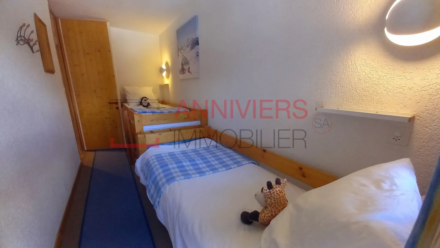 Beautiful 3.5-room apartment, furnished, with mountain view and dream location - Photo 10 of 13