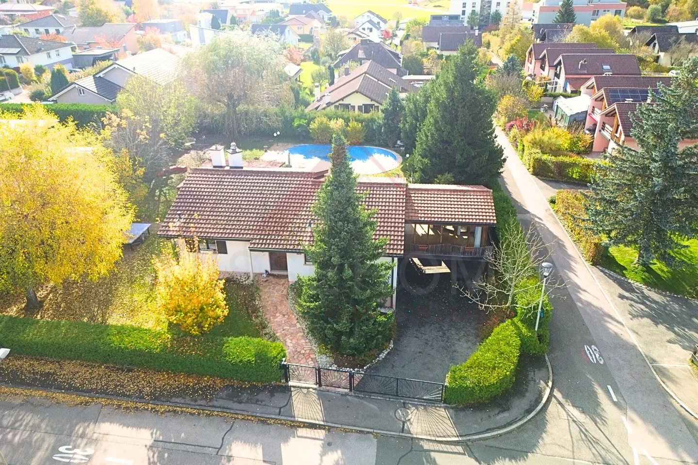 A way of life in Porrentruy - exceptional villa with pool, independence and garden - Photo 23 of 23