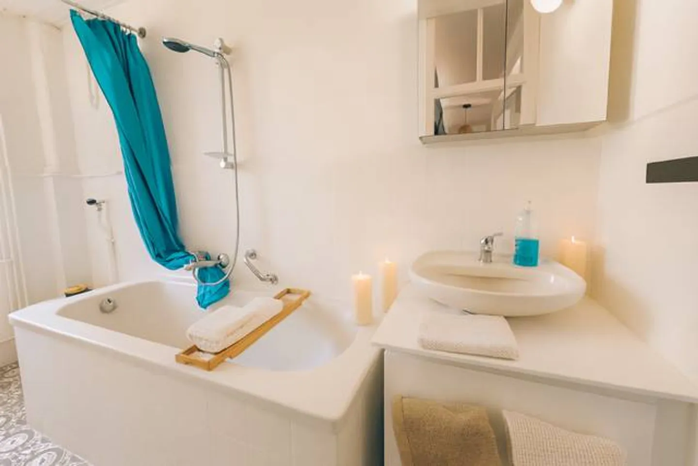 Fully furnished, TV, WIFI for long or short term (minimum 3 months) - Photo 6 of 6
