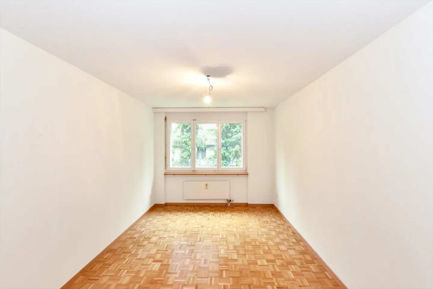schöne und geräumige Wohnung - Foto 3 von 8