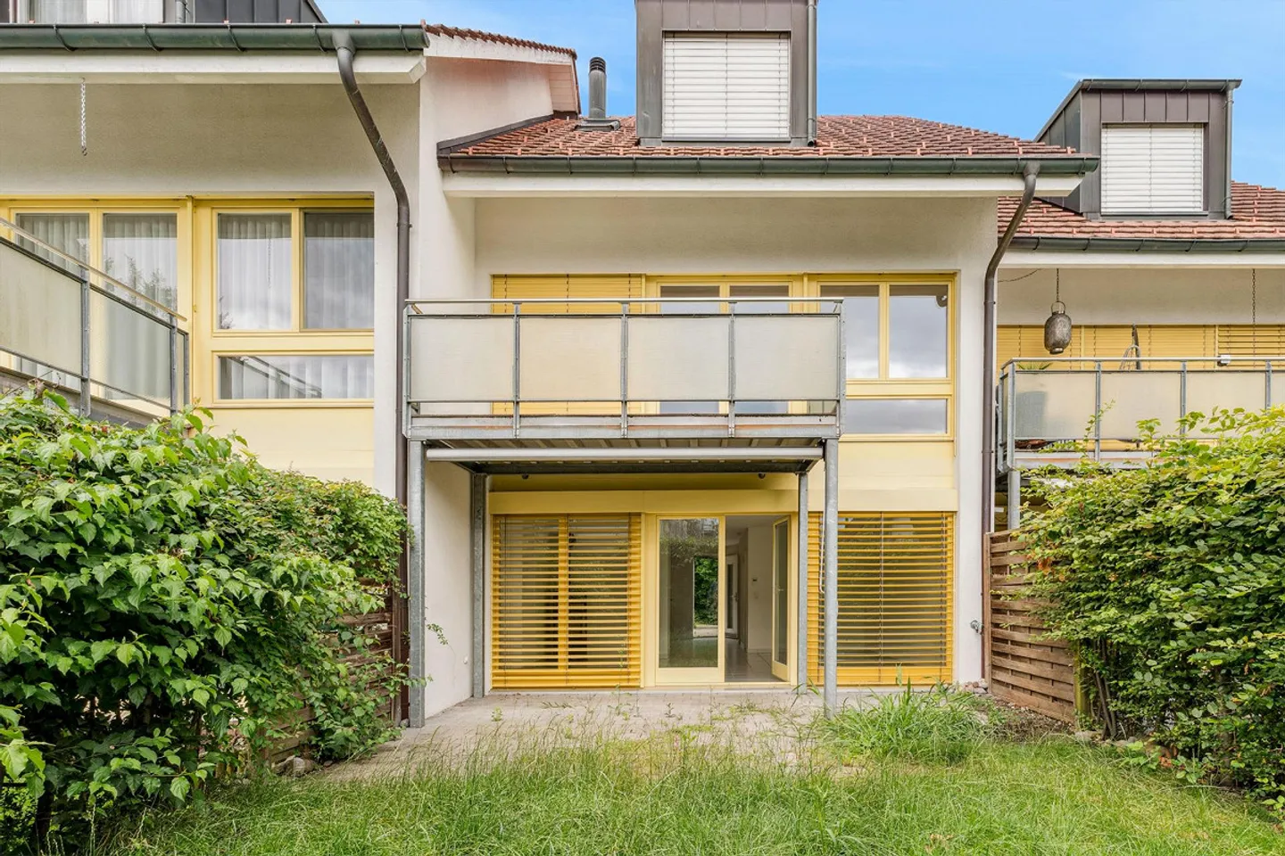 Attraente casa unifamiliare di 6,5 stanze in una posizione tranquilla - Foto 2 di 12