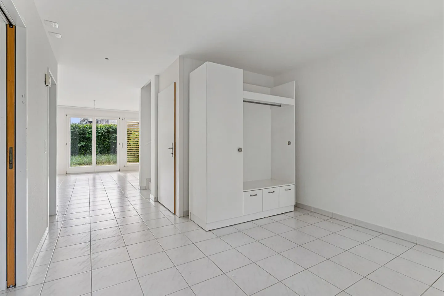 Attraente casa unifamiliare di 6,5 stanze in una posizione tranquilla - Foto 4 di 12
