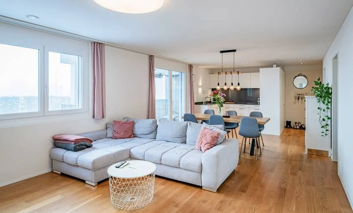 APPARTEMENT MODERNE - STRATÉGIQUE A1 - Photo 3 sur 8