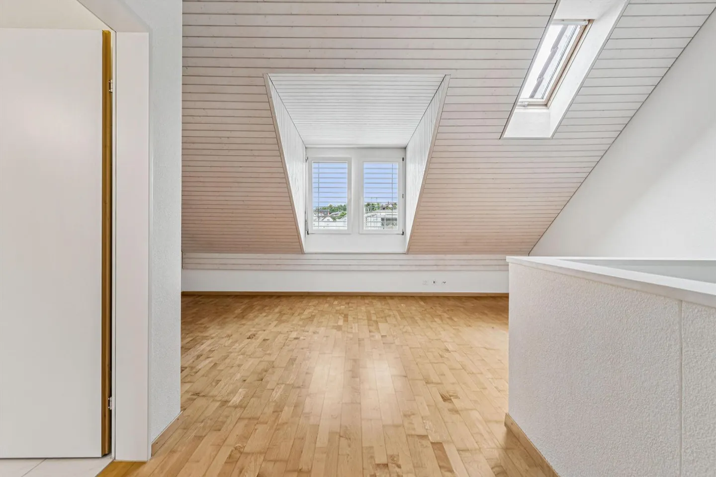 Attraente casa unifamiliare di 6,5 stanze in una posizione tranquilla - Foto 11 di 12